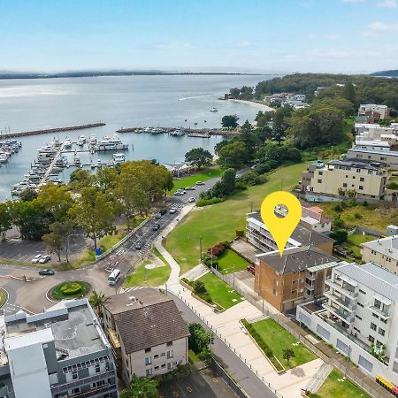 Ferienwohnung Teramby Court, 10,104 Magnus Street - Unit In Nelson Bay Cbd, With Water Views, Air Con And Wi-Fi Exterior foto